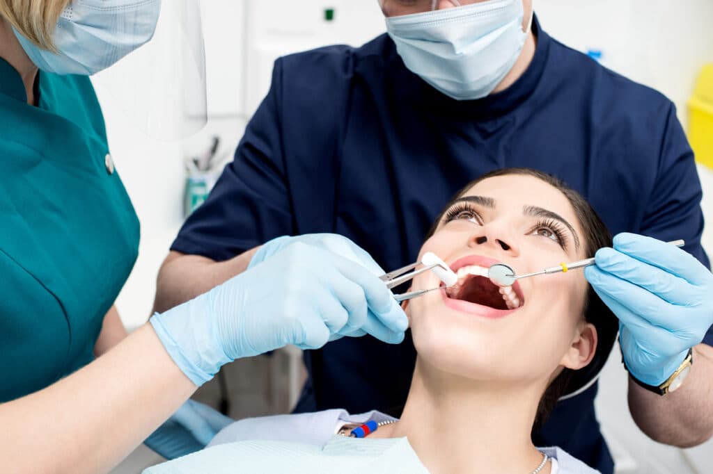 Zahnarzt Zürich: Ihr Weg zu einem schönen Lächeln beginnt bei Smile Again