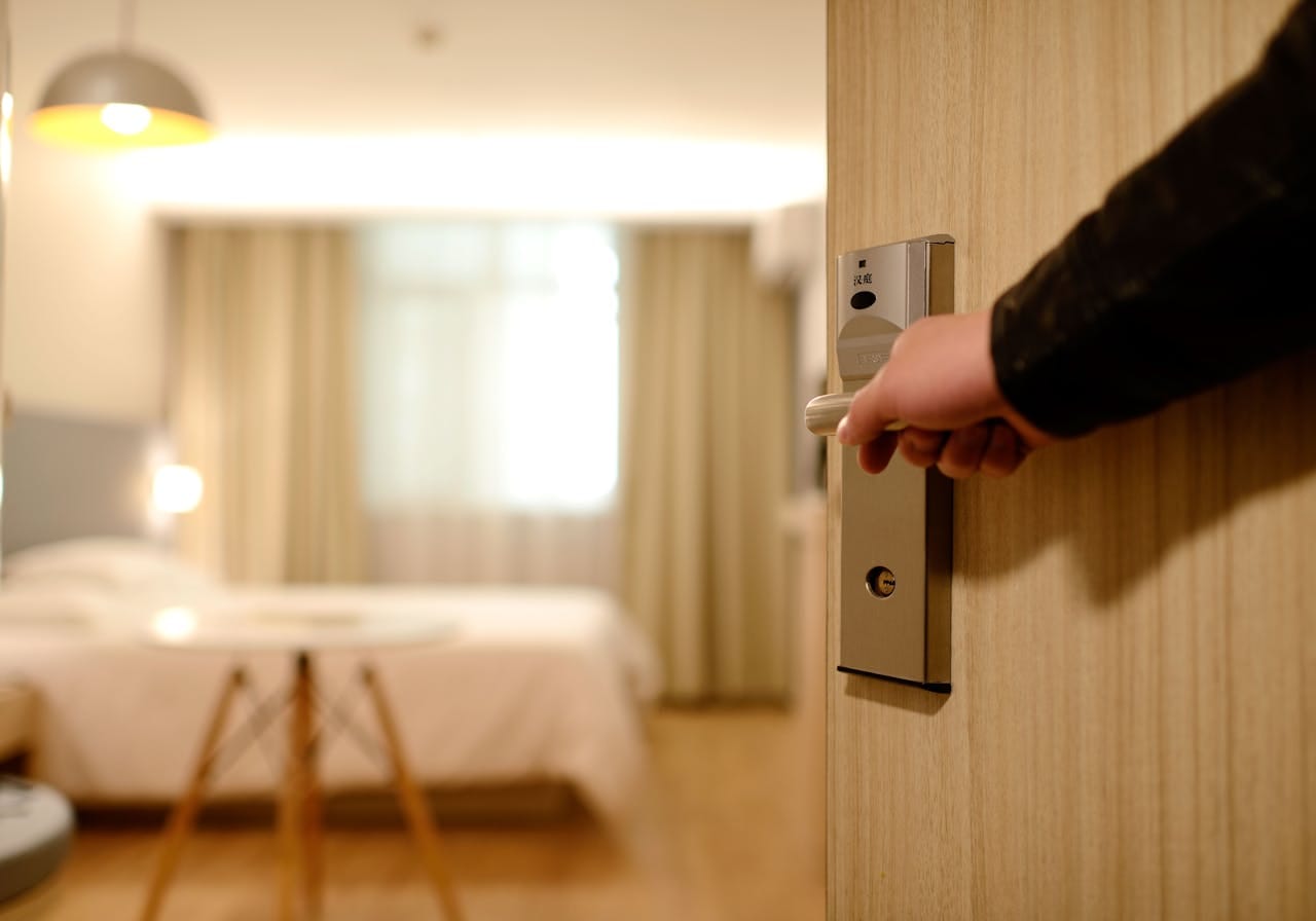 Flexibles Arbeiten im Ausland: Warum gut organisierte Monteurzimmer für Unternehmen entscheidend sind?