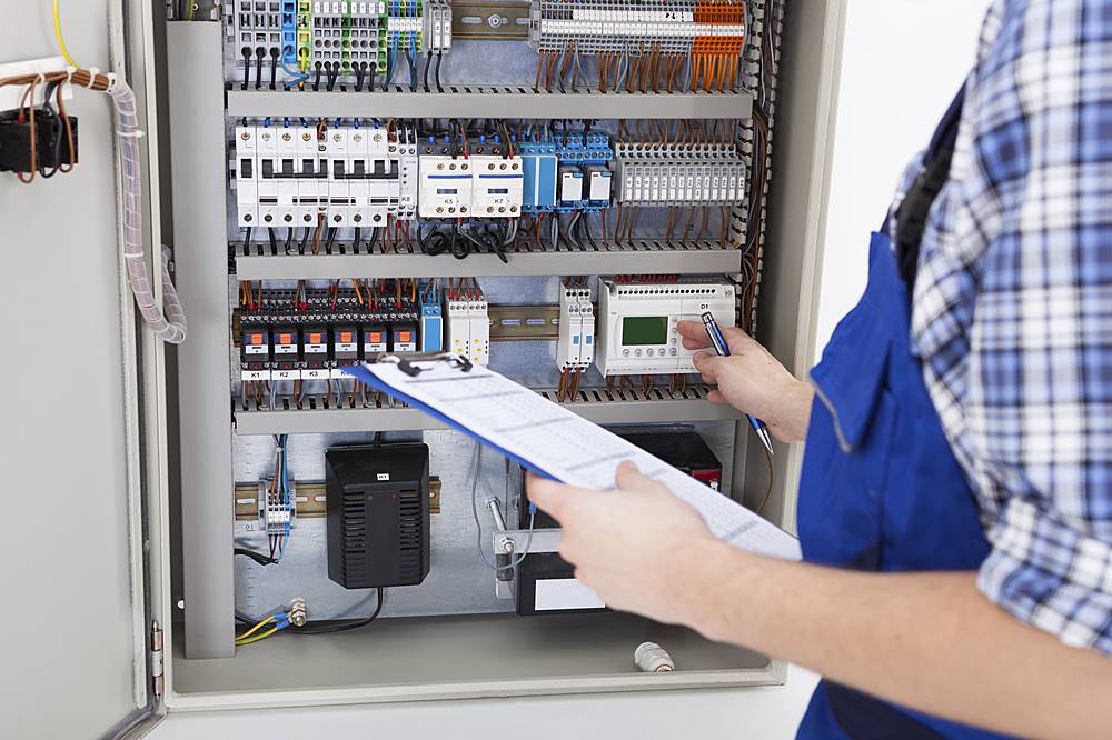 Prüfung elektrischer Anlagen: Häufige Fehler vermeiden