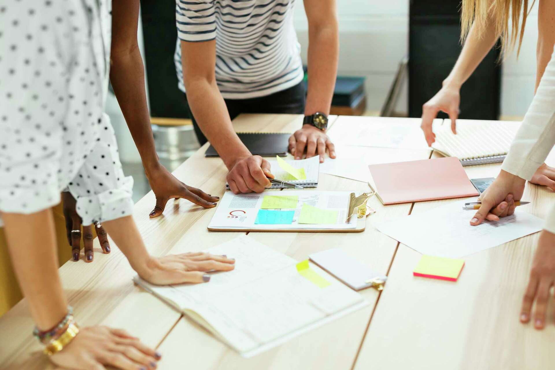 Internationale Spitzenkräfte finden Sie durch Headhunter